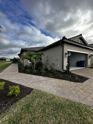 Exterior - Stunning Villa located in Azario in Lakewood Ranch (Lakewood Ranch)