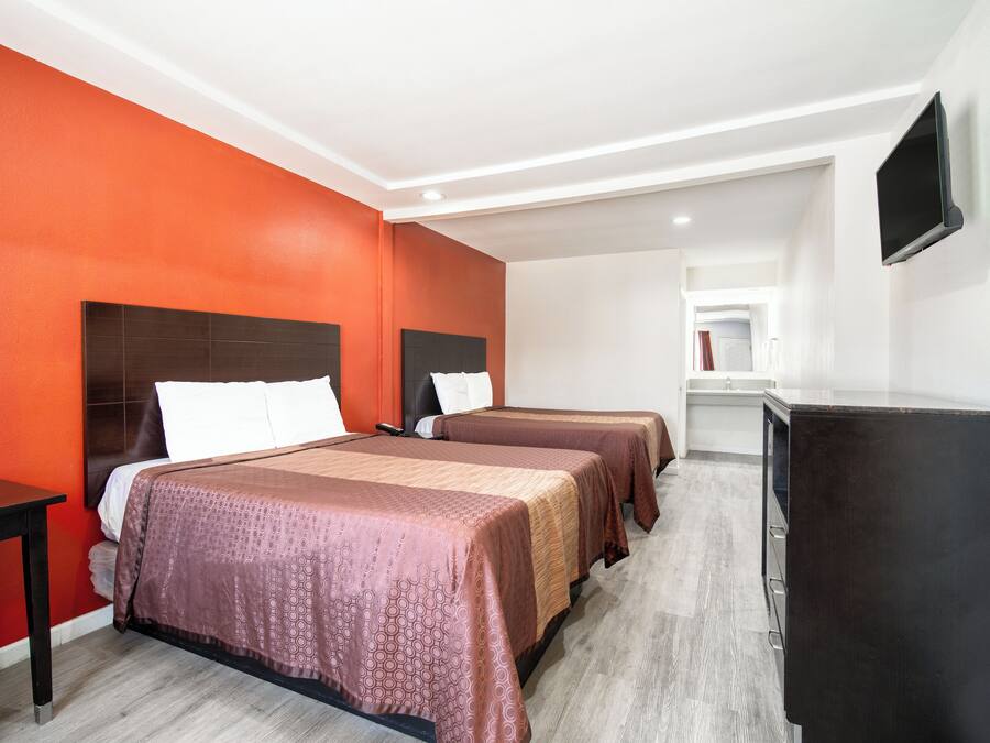 Bureau, fer et planche à repasser, Wi-Fi gratuit, draps fournis