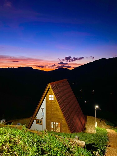 Chalé Cachoeira do Túnel. Linda Vista da Serra da Mantiqueira