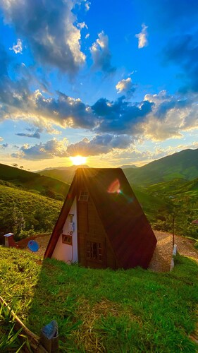Chalé Cachoeira do Túnel. Linda Vista da Serra da Mantiqueira
