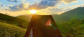 Chalé Cachoeira do Túnel. Linda Vista da Serra da Mantiqueira