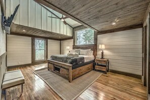 5 bedrooms, WiFi, bed sheets