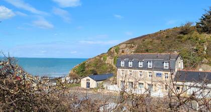 Appart face à la mer et au sentier de randonnée
