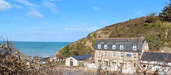 Studio with sea view - close to restaurants and the port