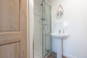 Shower - Wheal Jewel Lodge (Helston)