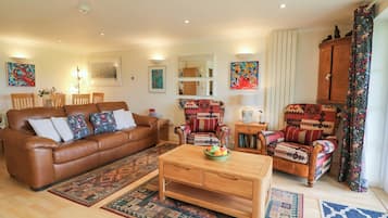 Cottage | Living area