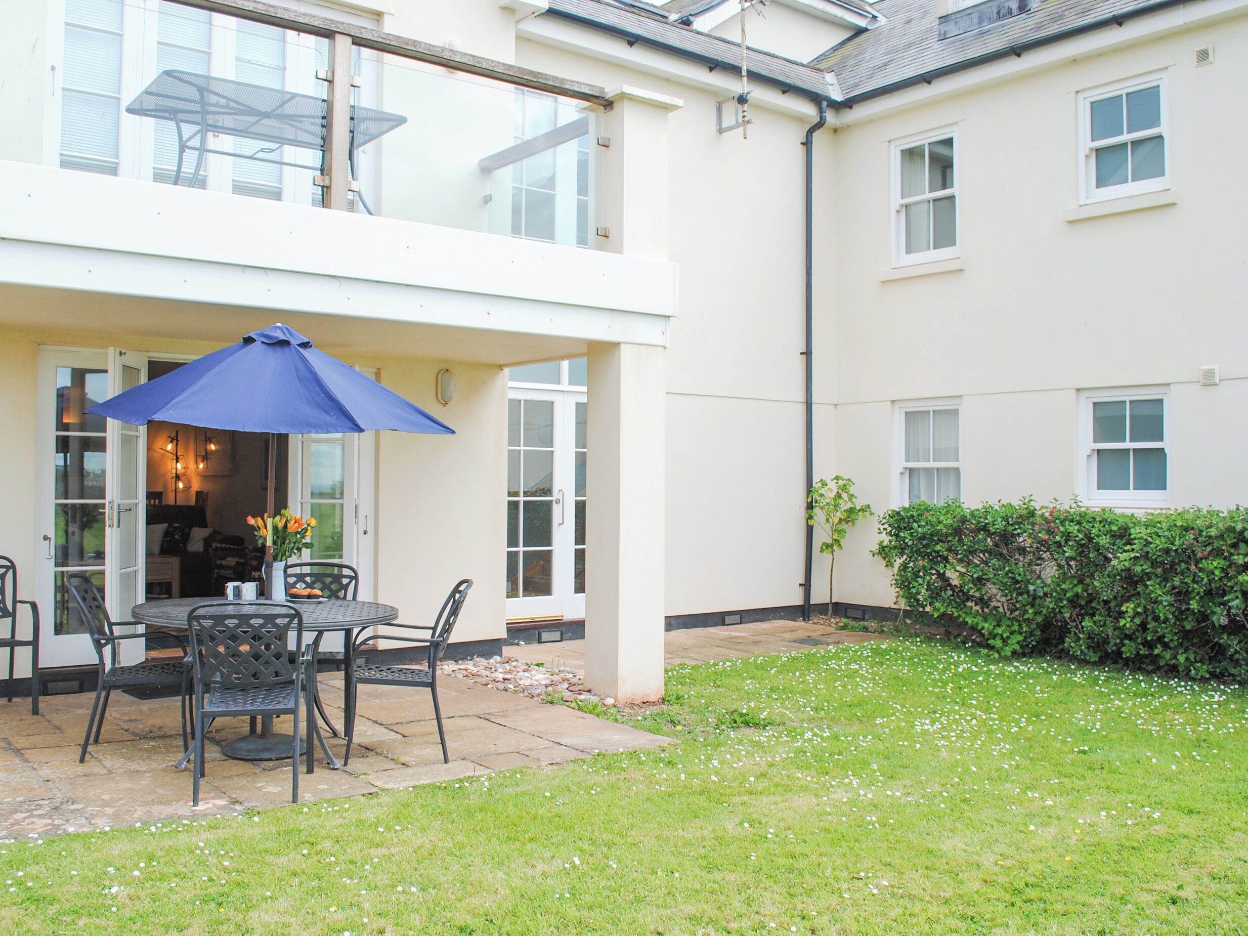 Cottage | Outdoor dining