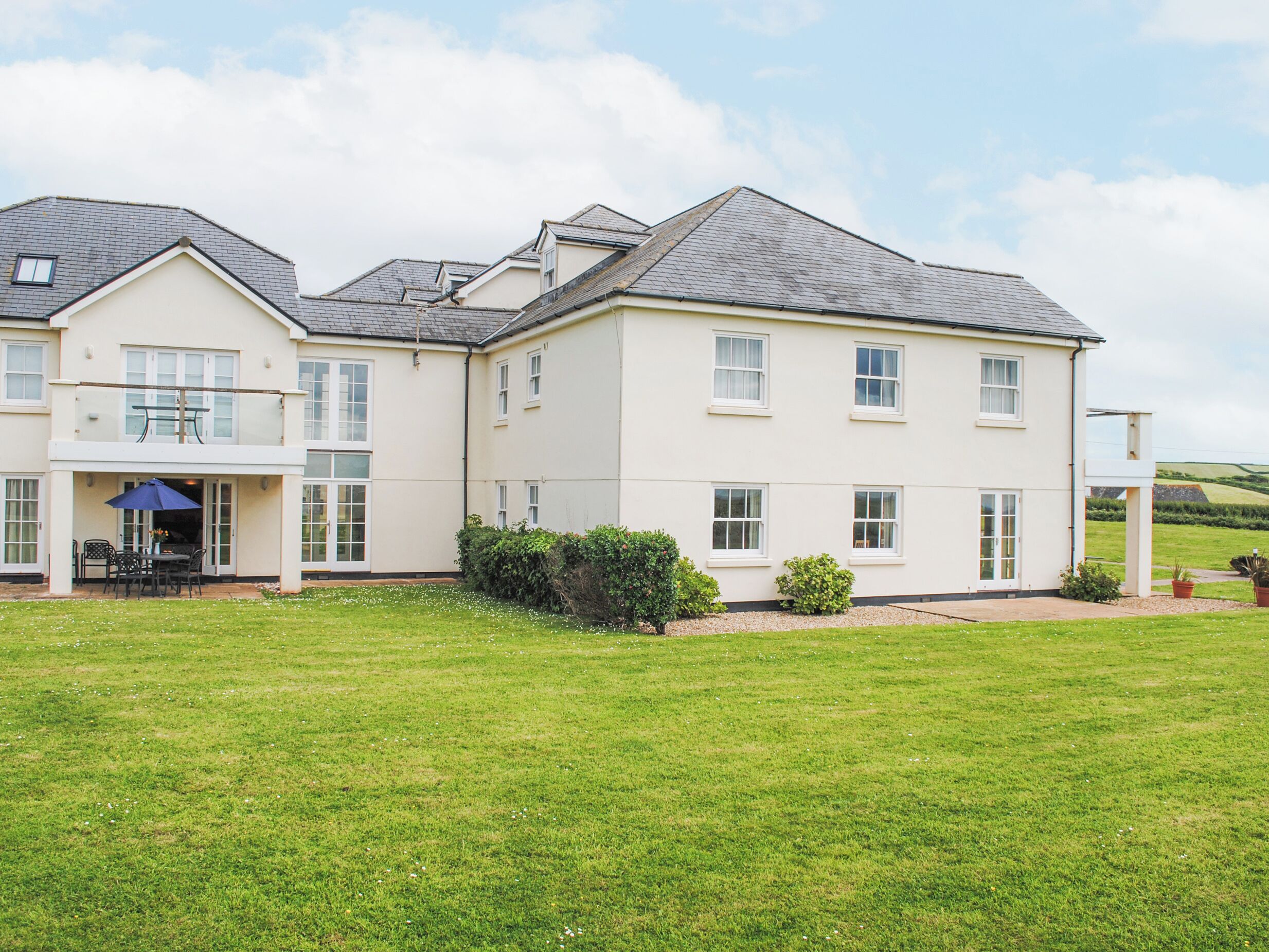 كوخ | المنشأة من الخارج