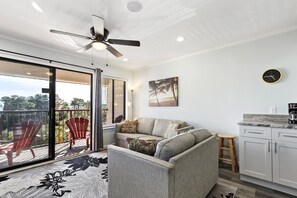 Books - 4th FLOOR OCEAN VIEW in ADMIRAL'S ROW @ HHBT! Monthly Rates Through 2/28/26! (Hilton head Island)