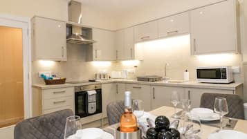 Fridge, dishwasher, electric kettle, toaster