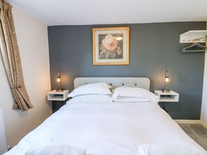 2 개의 침실, 각각 다른 스타일의 인테리어, 각각 다르게 가구 비치, 무료 WiFi