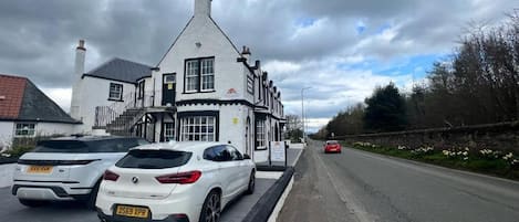 Overnatningsstedets facade