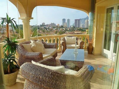 Luxury villa with two independent apartments!!!