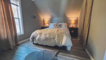 3 bedrooms, desk, iron/ironing board, WiFi