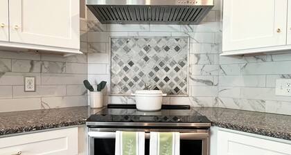 Elegant Whole House Retreat - Sleeps 8 - 9 Mins From PCC No. 2