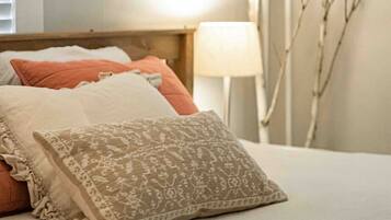 2 dormitorios, escritorio, tabla de planchar con plancha y wifi