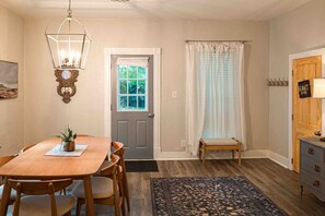 Dining - Romantic Cozy Home in "America’s Nicest Town" (Buchanan)