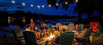 Hot Tub/Kayaks/Arcade Your Dream Vacay Starts Here