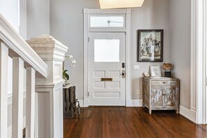 Interior - Historic Oasis. Heated pool, Historic Oasis. Heated pool spa large backyard (Galveston)