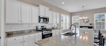 Private Outdoor Bar*Pool*Grill*Walk2Beach*House