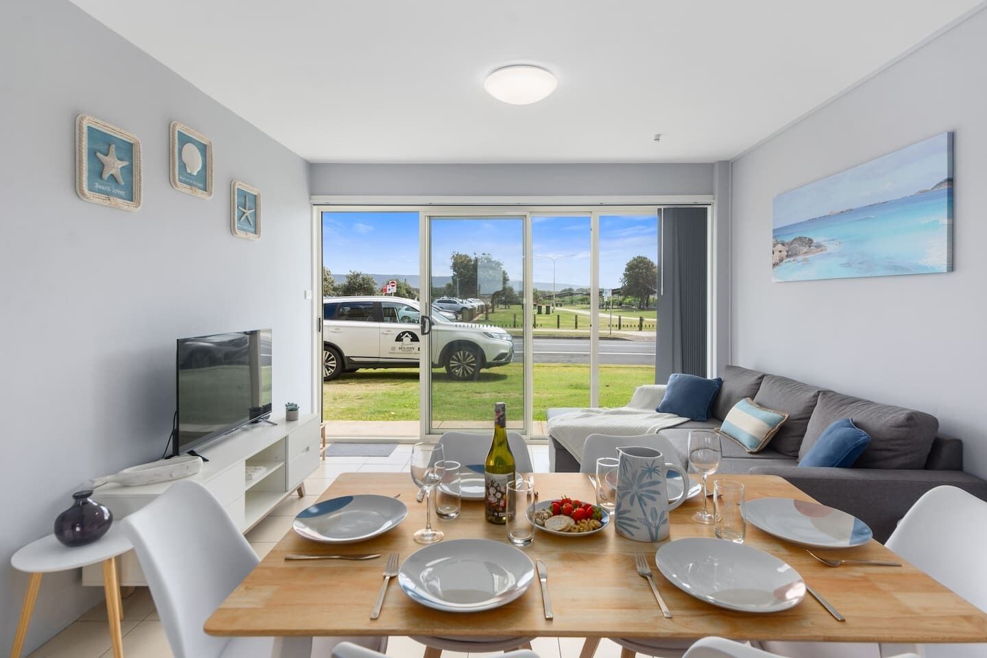 Beachside Escape A Breezy Waterfront Family Abode - Bulli