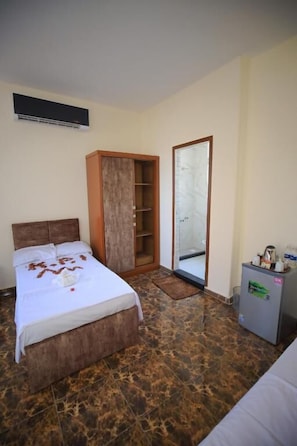1 habitación, caja de seguridad en la habitación y muebles diferentes 