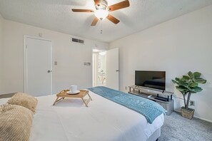 1 bedroom, in-room safe, desk, iron/ironing board