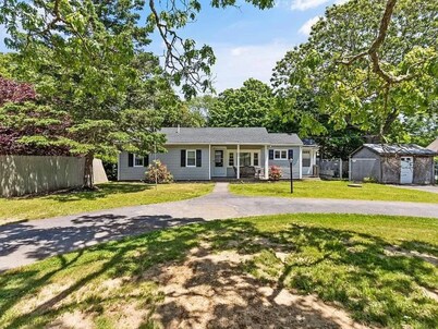 Cozy 2 bdrm sleeps 5. Walk to Electric Av Beach, Main St, Canal, Mass Maritime.