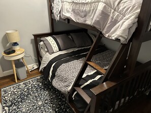 2 bedrooms, iron/ironing board, free WiFi, bed sheets