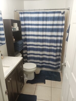 Towels, soap, shampoo, toilet paper