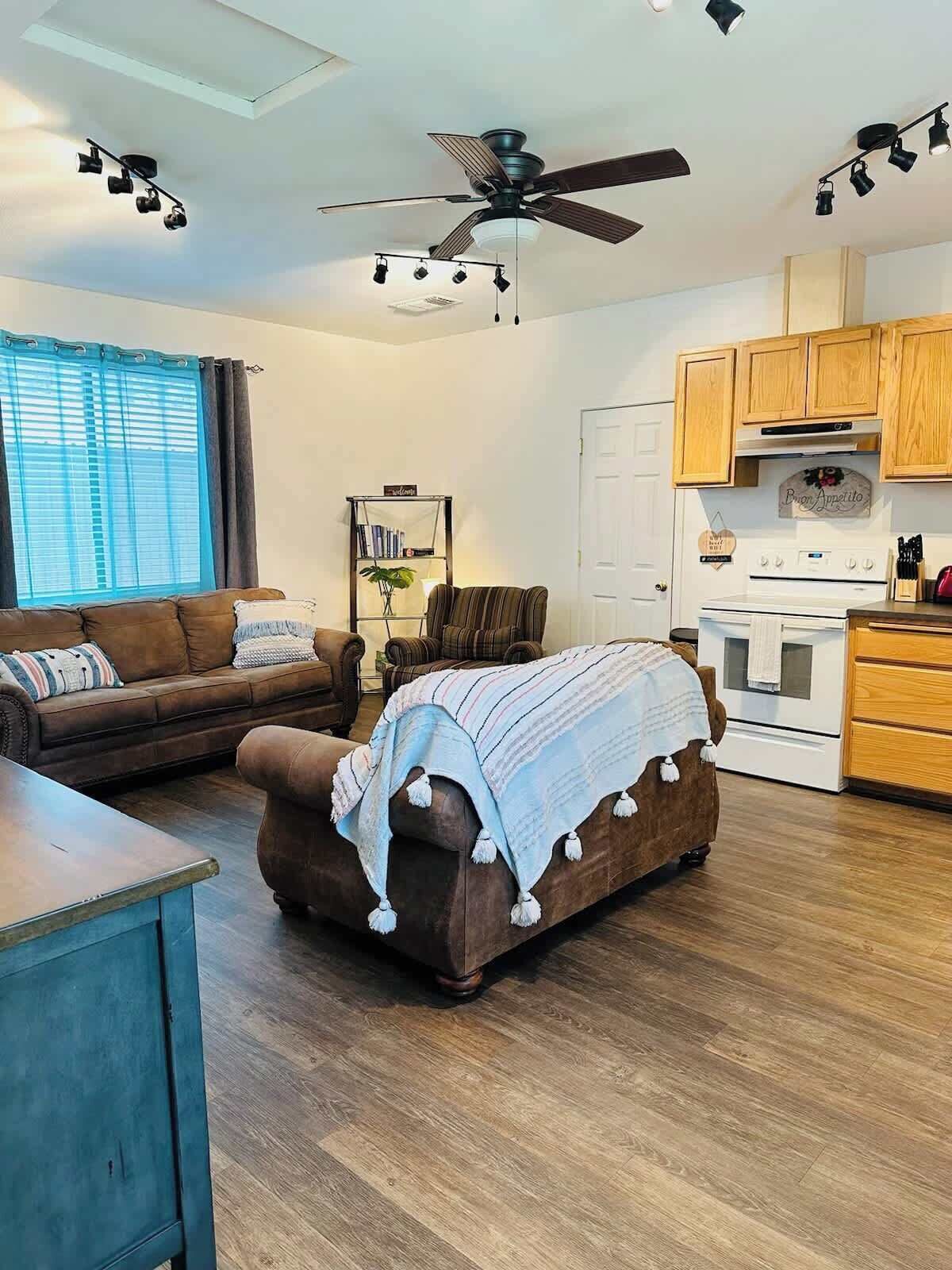 Smart TV, fireplace, offices