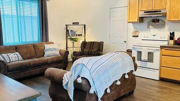 Smart TV, fireplace, offices