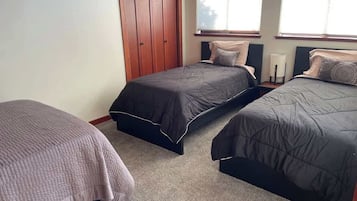 Iron/ironing board, travel crib, WiFi, bed sheets