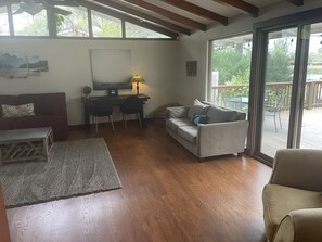 Smart TV, fireplace, books, printers - Riverside Luxury Estate, Perfect for Fishing Excursions-Family Reunions-saltPool (Anderson)