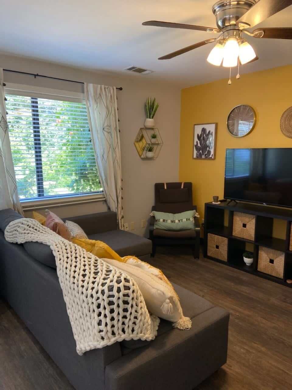 Smart TV, fireplace, offices