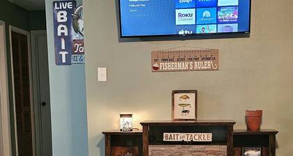 Private Home and Dock on Dunns Creek!
Sportsman's paradise, hosted by Sportsman.