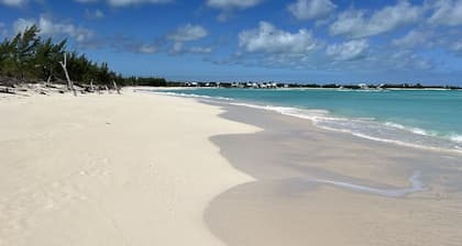 Escape House on Green Turtle Cay is the Perfect Island Getaway w/Deep Water Dock