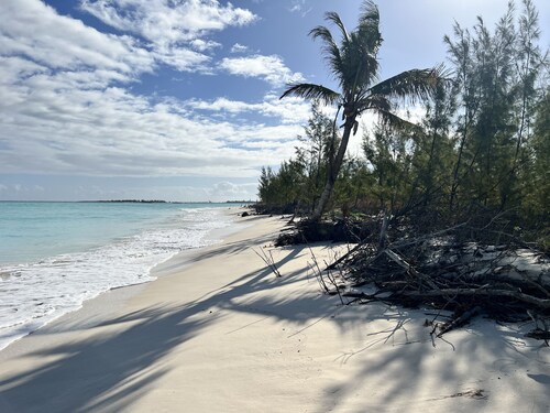 Escape House on Green Turtle Cay is the Perfect Island Getaway w/Deep Water Dock
