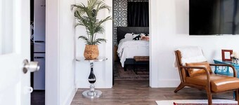 Walkable to Fayetteville + Wine Bar | Sleeps 3