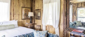 IN TOWN | Soaking Tub + Escape for Two | The Bybee