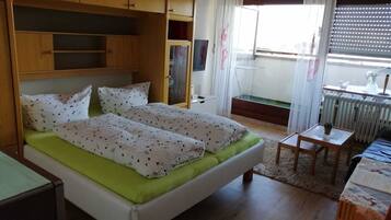 1 bedroom, iron/ironing board, travel cot, WiFi