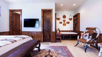 4 bedrooms, iron/ironing board, travel cot, WiFi