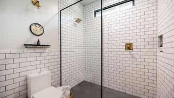 淋浴设施、吹风机