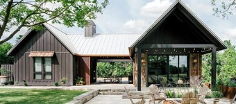 Gorgeous Sunsets + Firelight Vibes + 5 Min. to RT