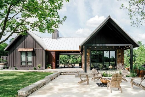 Getaway Near RT | Sunset Views & Firelight