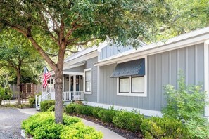 Exterior - Walk to Town | Fire Pit Nights + Bonus Suite (Fayetteville)