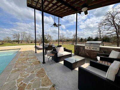 Secluded Group Stay Only 6 Miles to Round Top | Modern Country Retreat