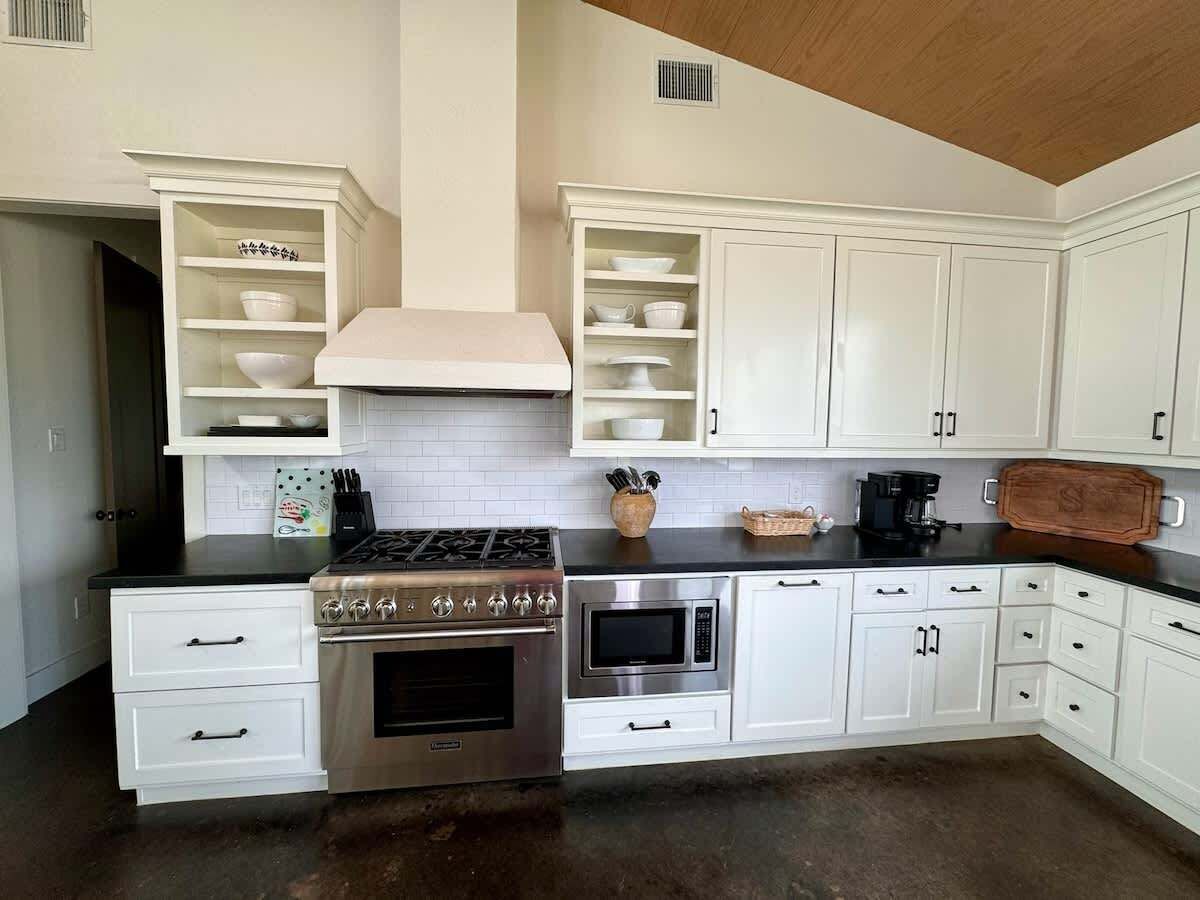 冰箱、微波炉、烤箱、炉灶