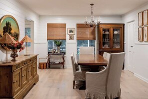 Dining - Pool + 2 homes + Sleeps 10 | 6 Min. to Round Top (Round Top)
