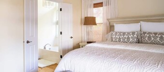 Walk to Henkel Square in RT | Curated & Charming